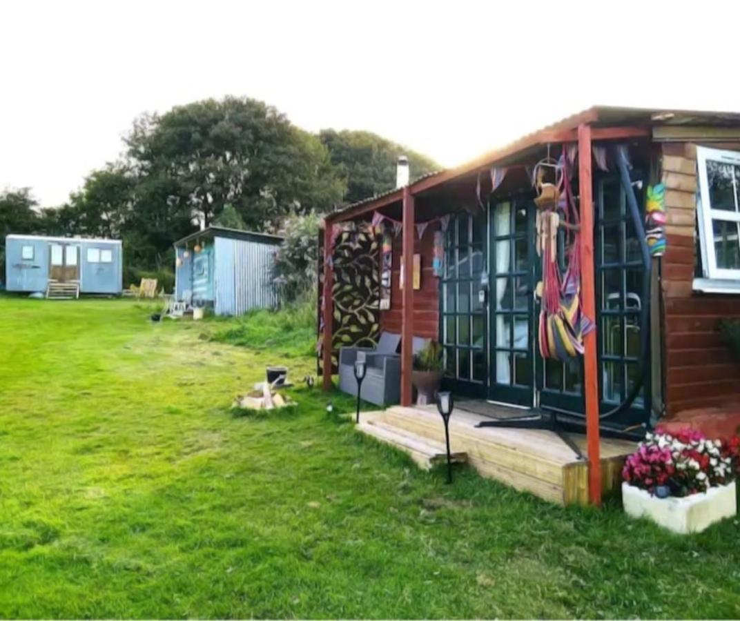 Treguth Glamping Unique Experience - Themed Huts Hotel Saint Day Exterior photo