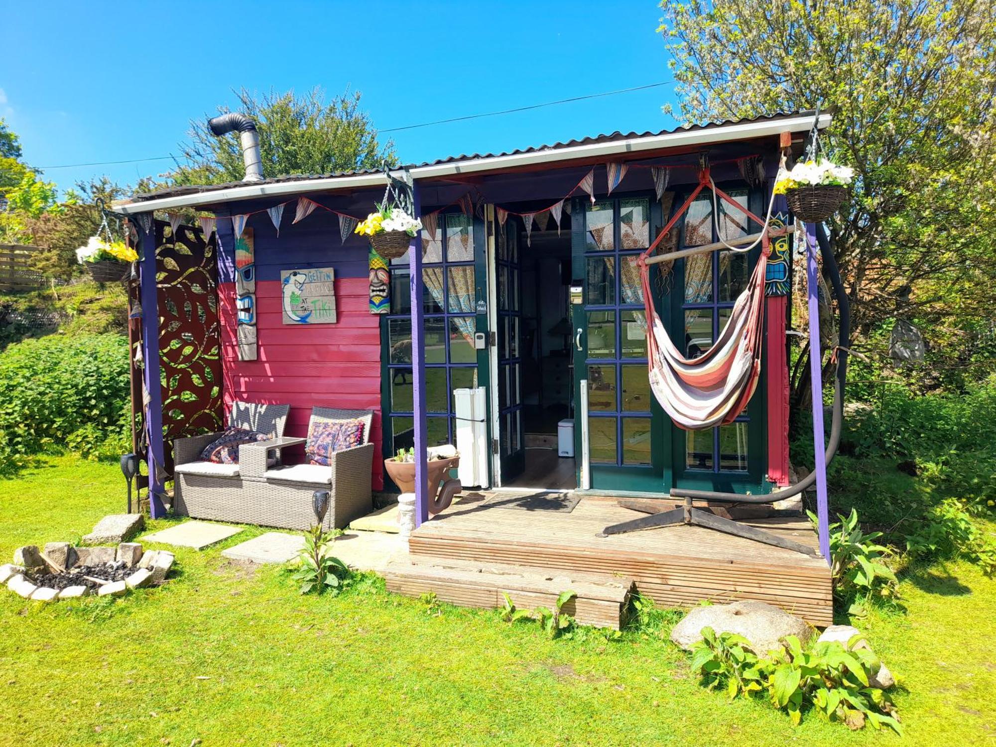 Treguth Glamping Unique Experience - Themed Huts Hotel Saint Day Room photo