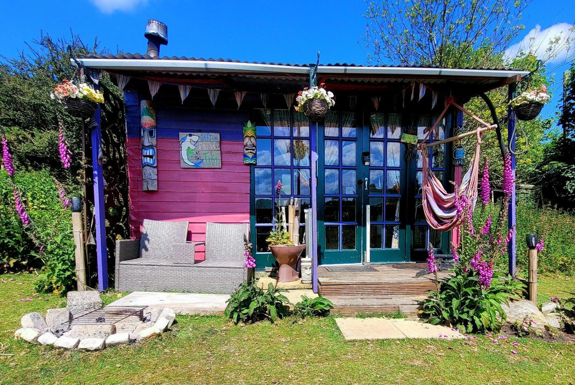 Treguth Glamping Unique Experience - Themed Huts Hotel Saint Day Exterior photo